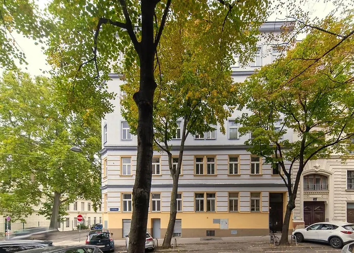 Апартаменти Designer Near Schoenbrunn *