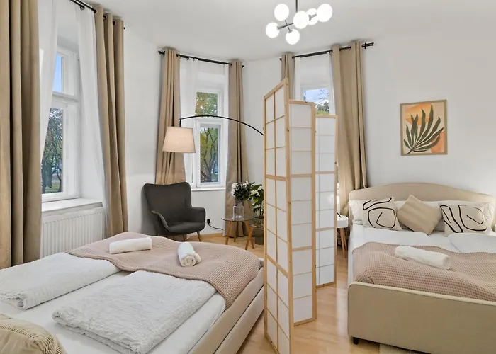 Designer Near Schoenbrunn Апартаменти *