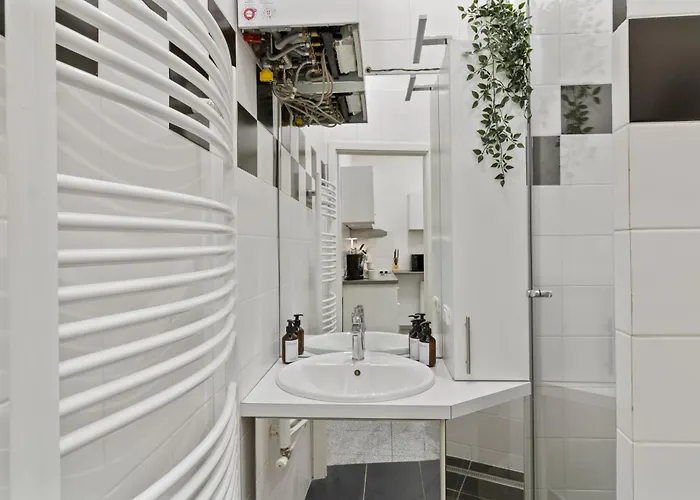 Апартаменти Designer Near Schoenbrunn Відень